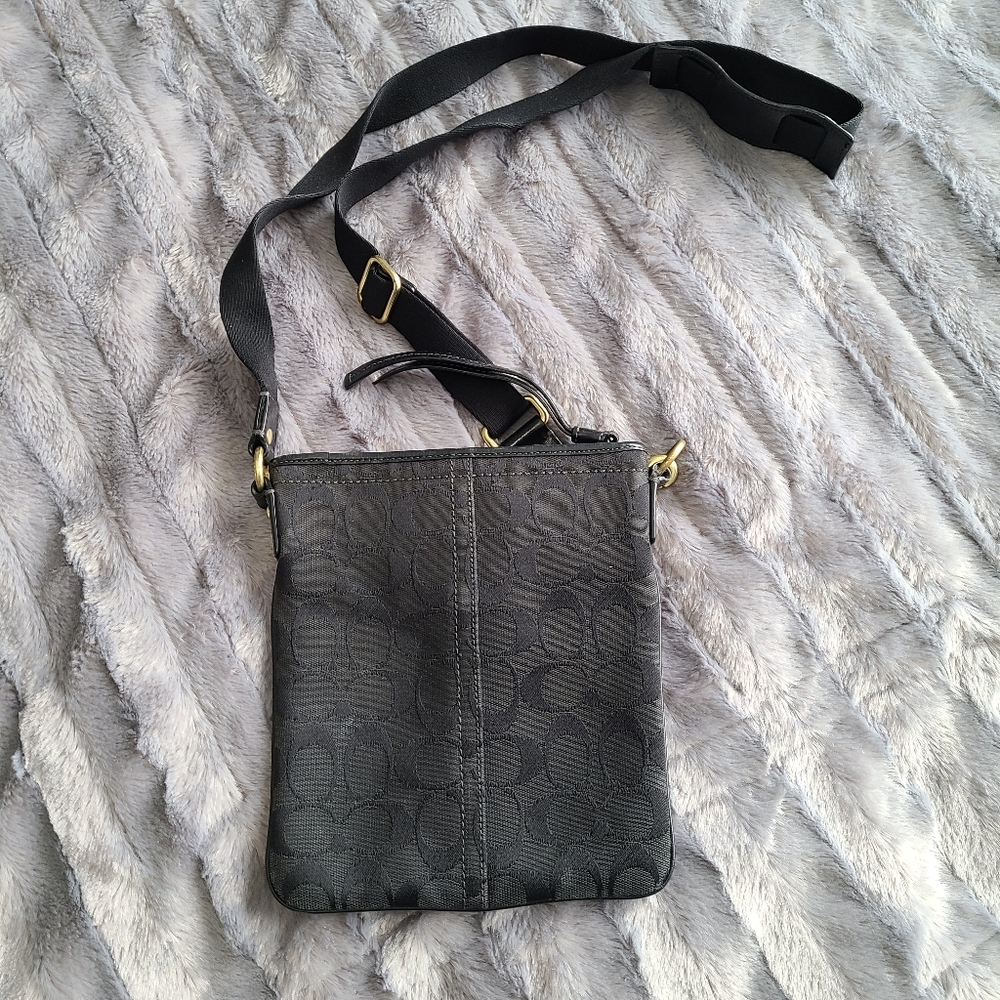 ❌️SOLD❌️ Coach Signature Crossbody Bag - Black - Picture 4 of 10